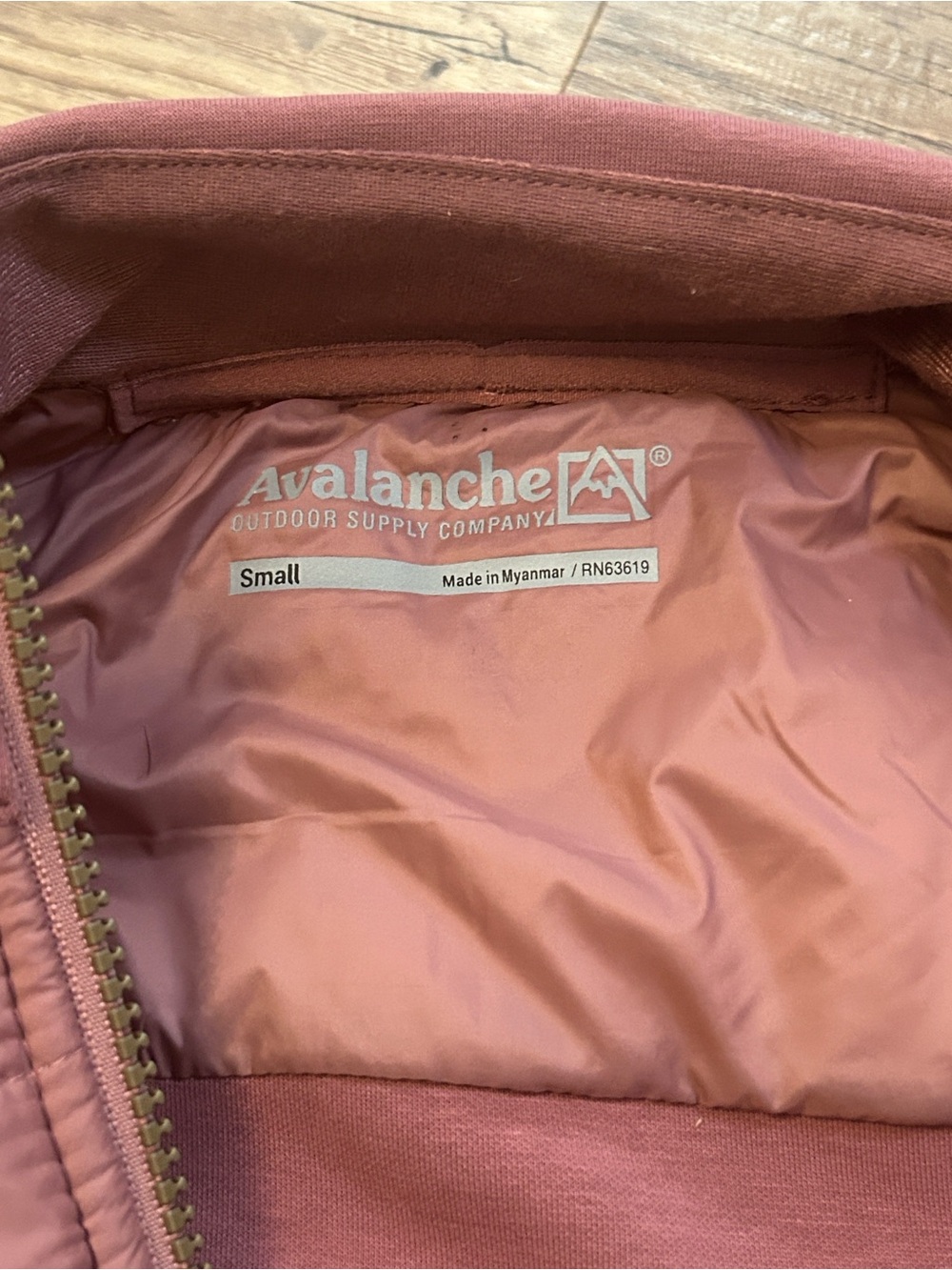 Woman’s Quilted Front Mauve Zip Jacket Avalanche and Willitblack bootcut legging - Picture 7 of 9